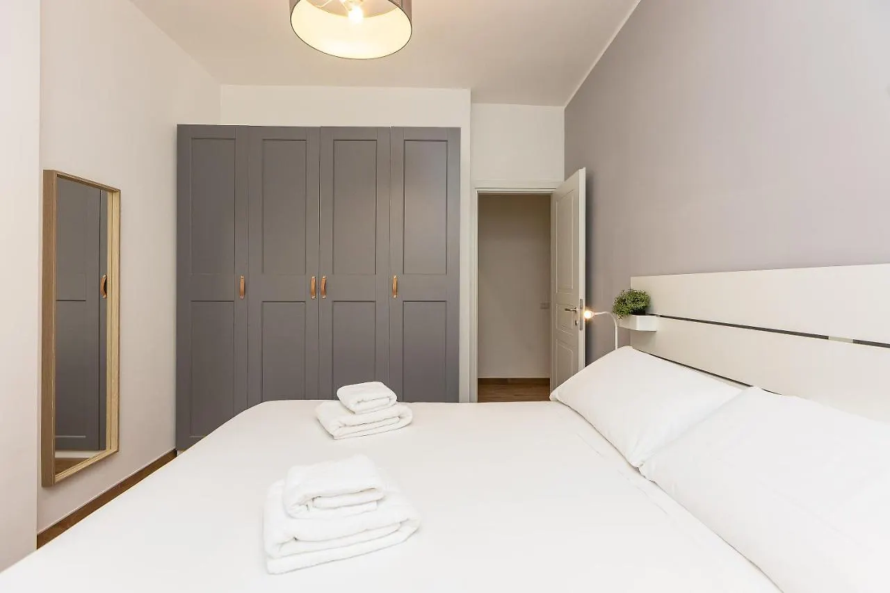Apartment Amazing Viale Trastevere With Terrace Rom